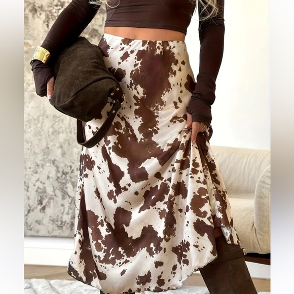 Jasper Dresses & Skirts - Chic Brown and Cream Satin Patterned Midi Skirt